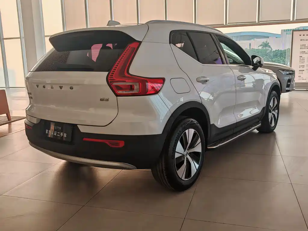 Volvo XC40 2022 — фото 16