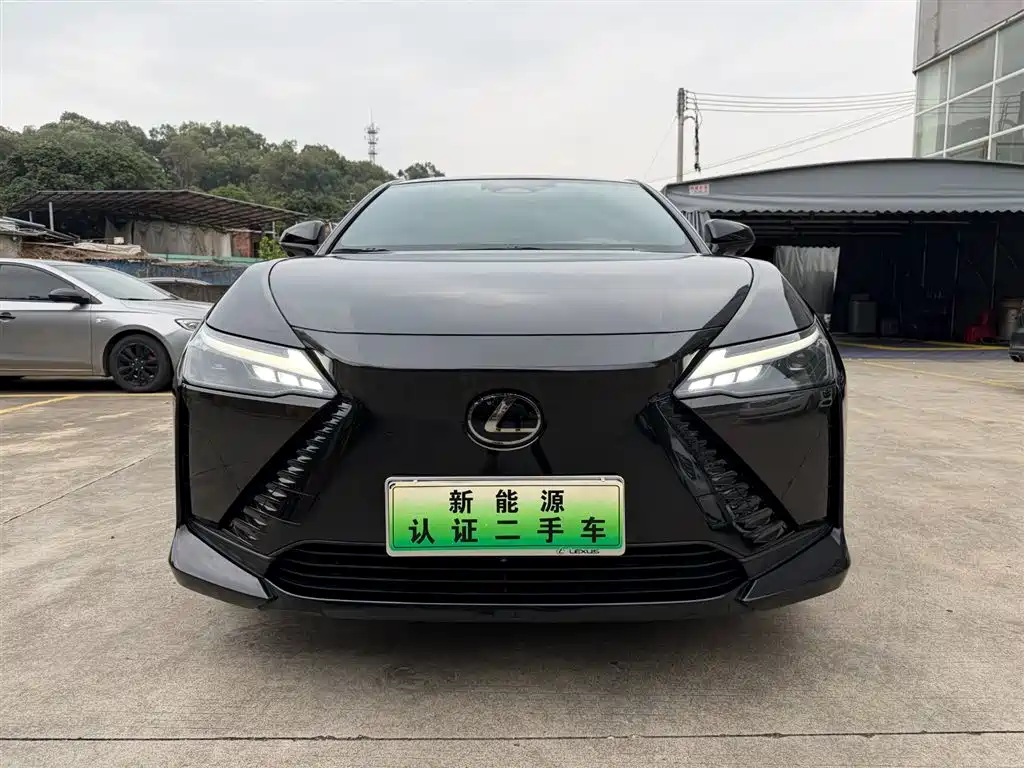 Lexus RZ 2023 — фото 2