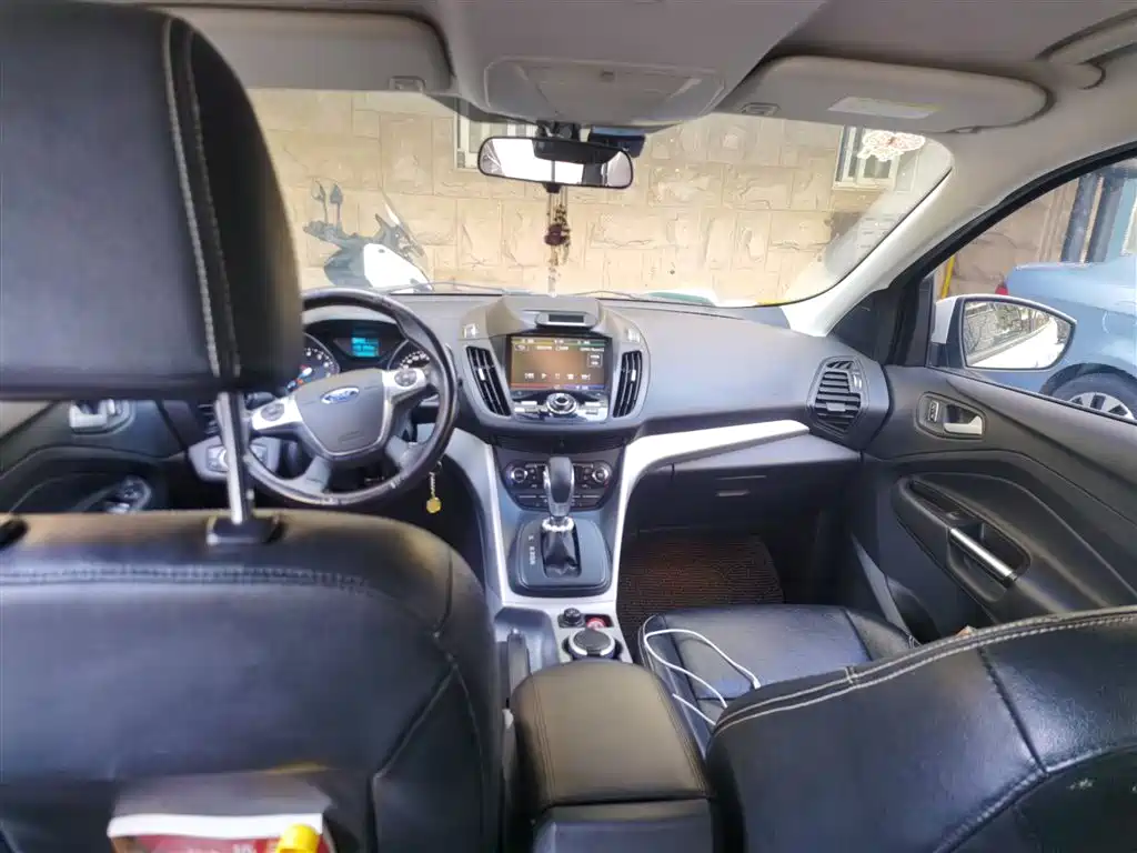 Ford Kuga 2016 — фото 15