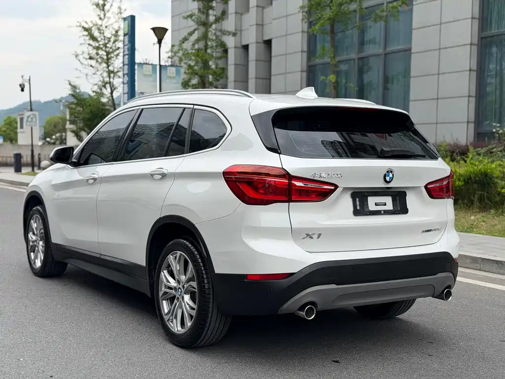 BMW X1 2018 — фото 13