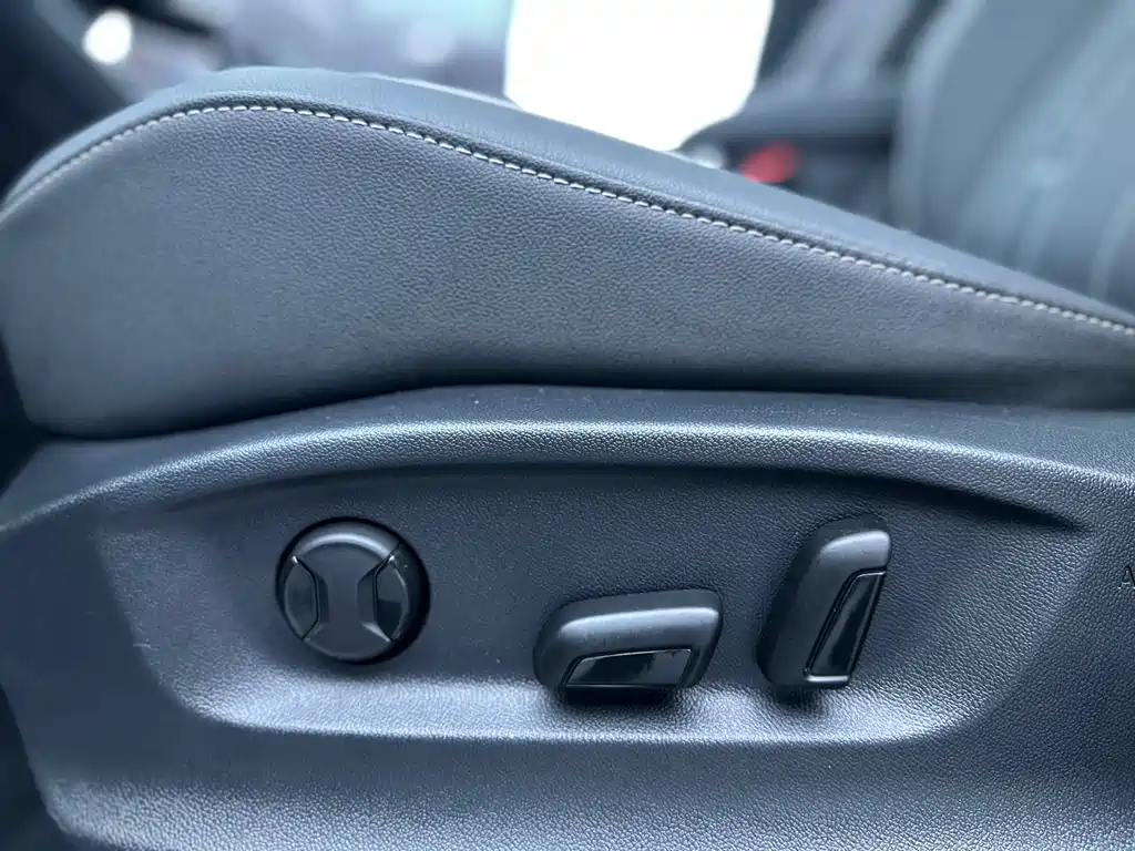 Volkswagen Tiguan L 2023 — фото 15