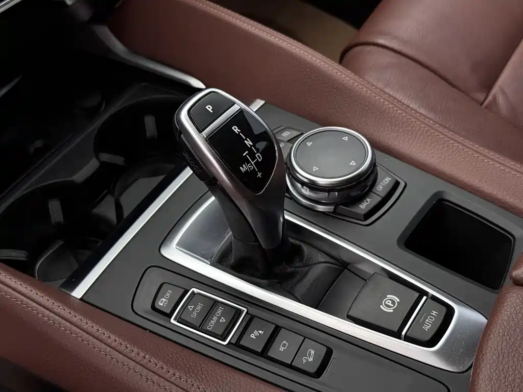 BMW X6 2015 — фото 15