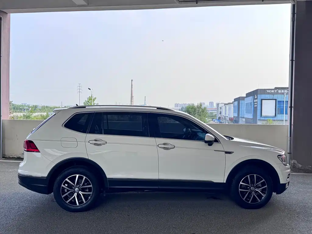 Volkswagen Tiguan L 2018 — фото 5