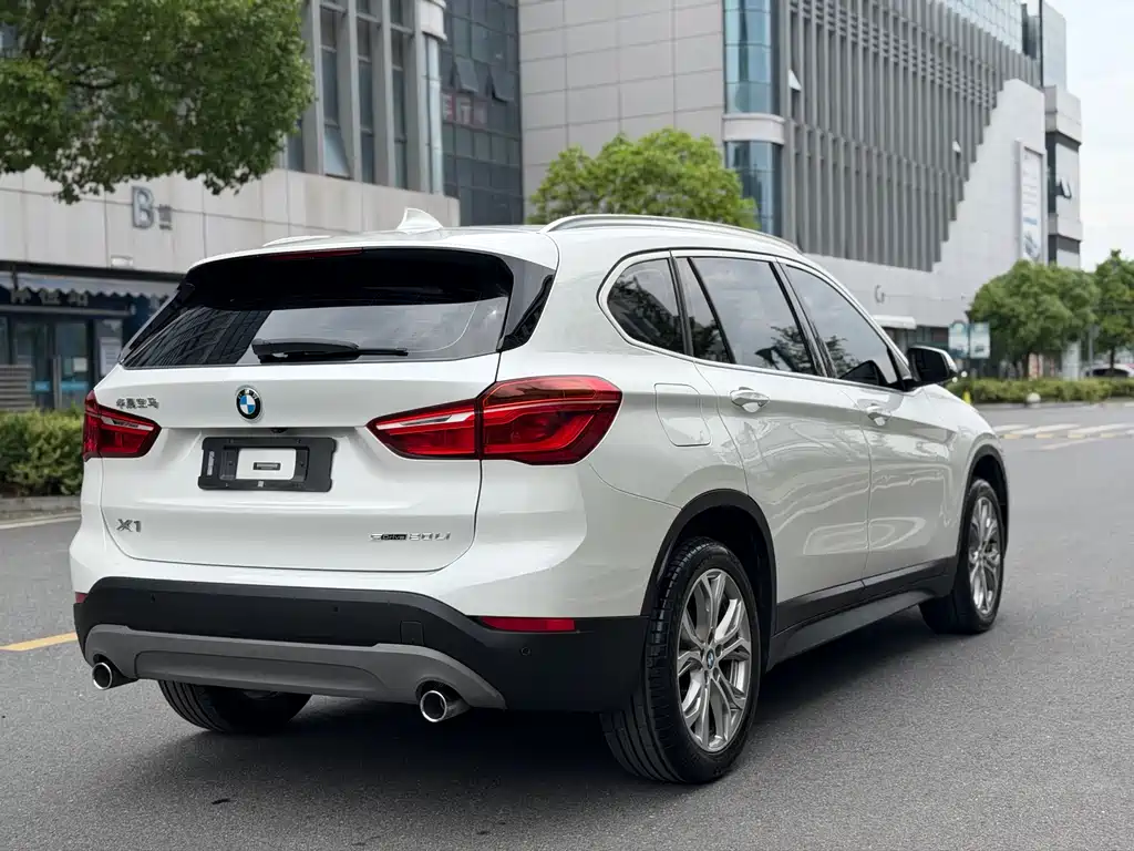 BMW X1 2018 — фото 15