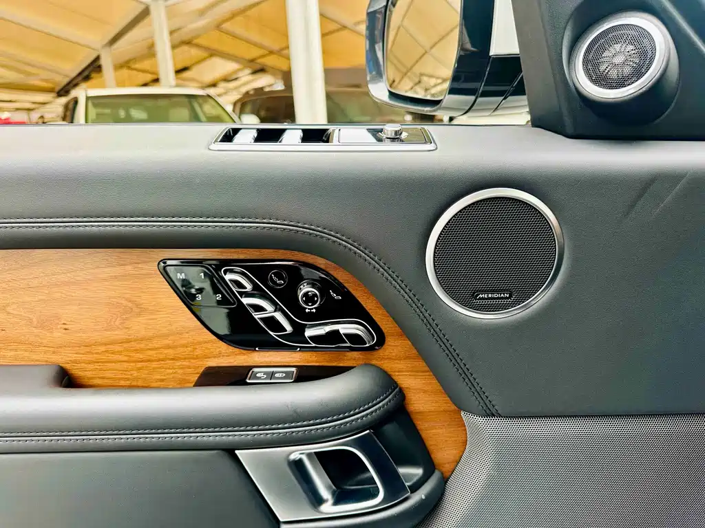 Land Rover Range Rover 2019 — фото 14