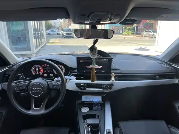 Audi A4L 2020