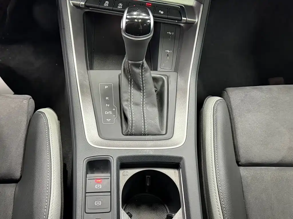 Audi Q3 2022 — фото 16