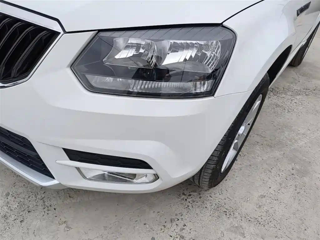 Skoda Yeti 2017 — фото 24