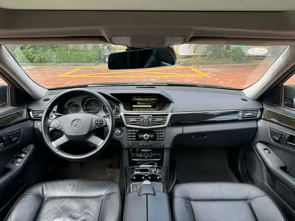 Mercedes-Benz E-Class 2011