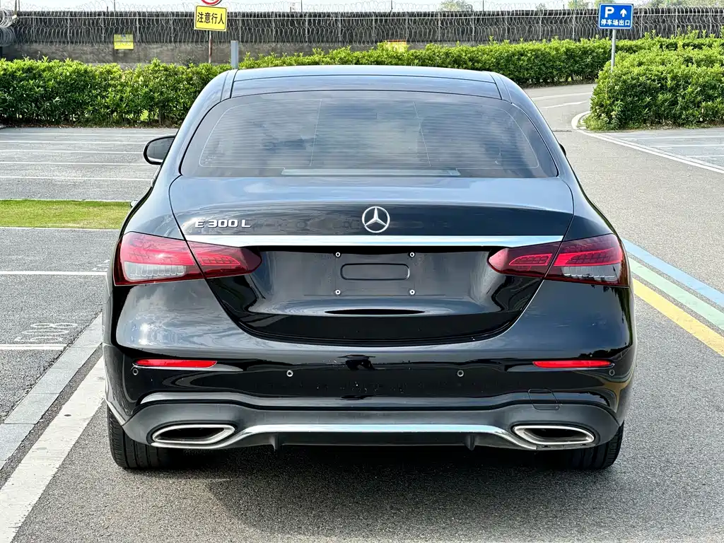 Mercedes-Benz E-Class 2022 — фото 6