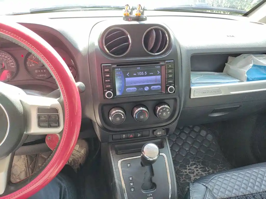 Jeep Compass 2014 — фото 10