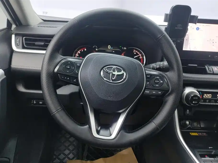 Toyota RAV4 2024 — фото 15