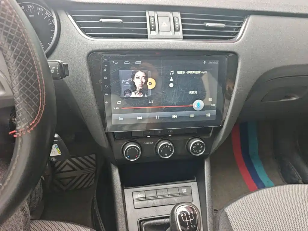 Skoda Octavia 2018 — фото 20