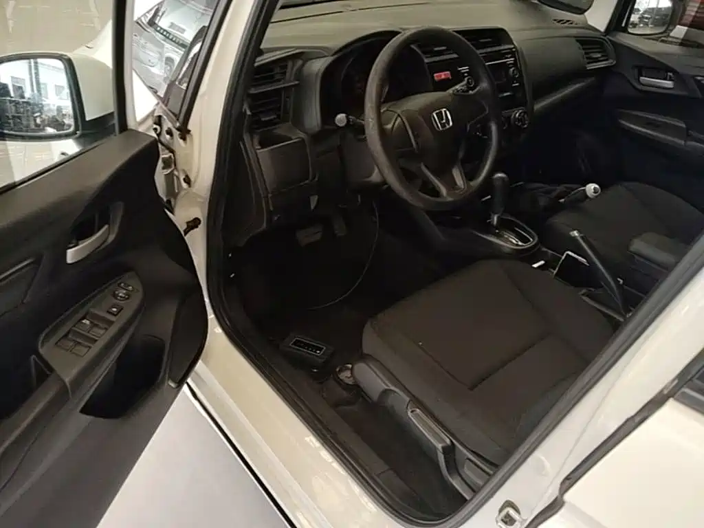 Honda Fit 2016 — фото 16