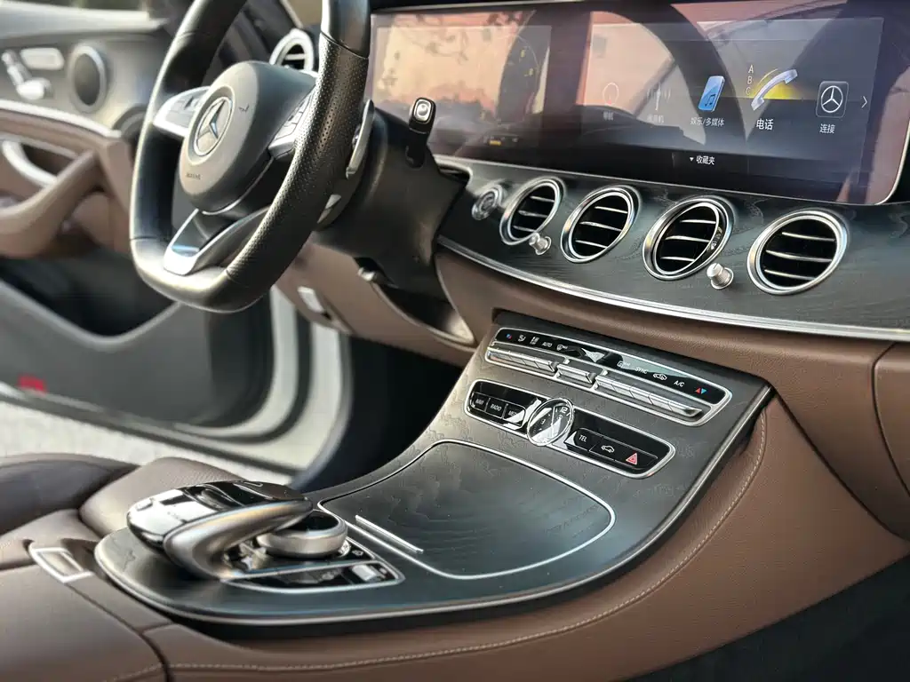 Mercedes-Benz E-Class 2018 — фото 12