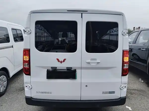 Wuling Yangguang 2025