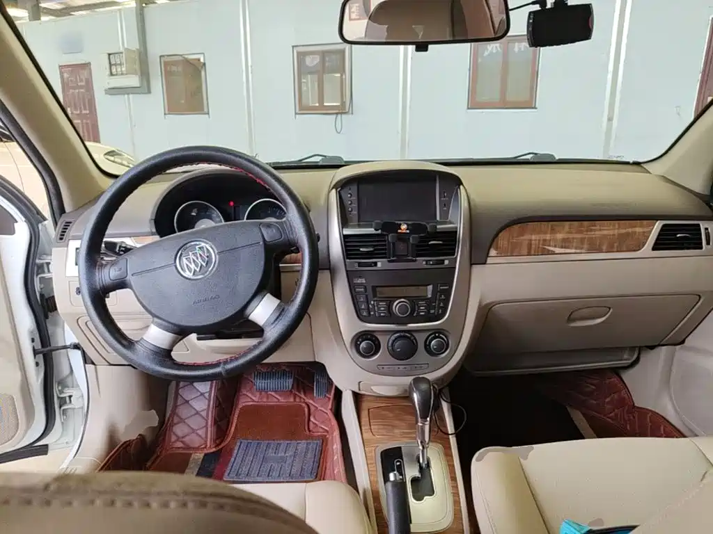 Buick Excelle 2015 — фото 10