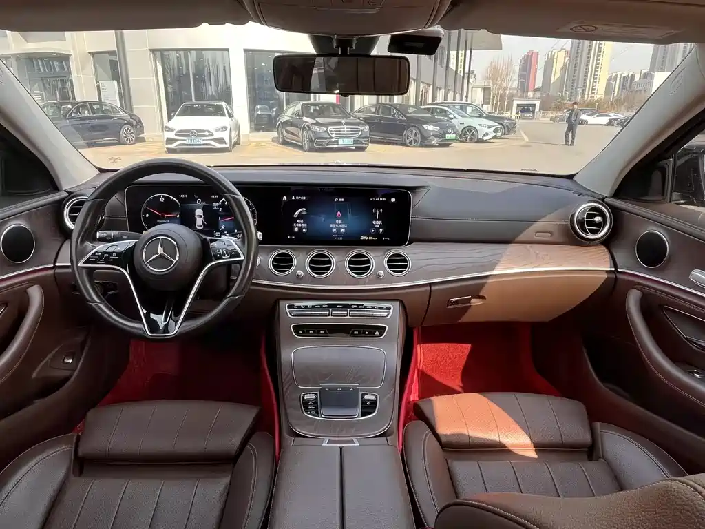 Mercedes-Benz E-Class 2023 — фото 11
