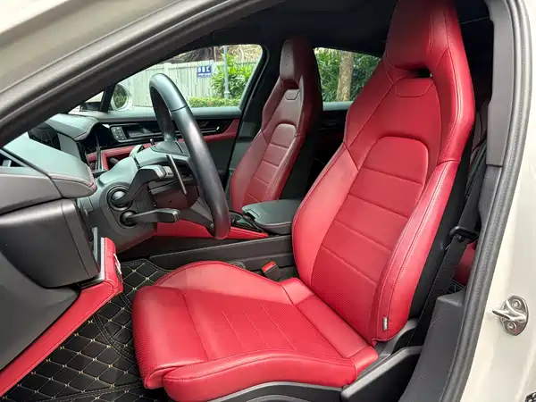 Porsche Panamera 2025