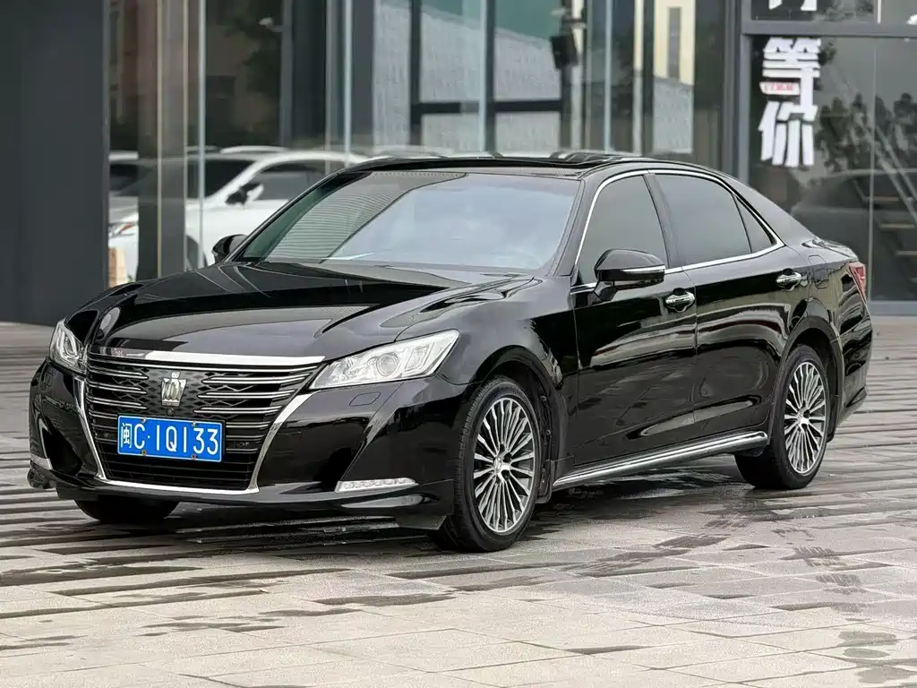 Toyota Crown 2018