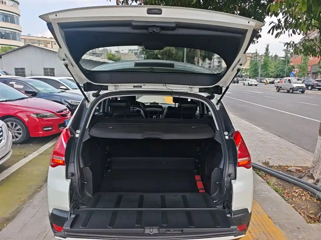 Peugeot 3008 2015 — фото 19