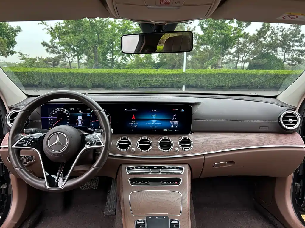 Mercedes-Benz E-Class 2021 — фото 16