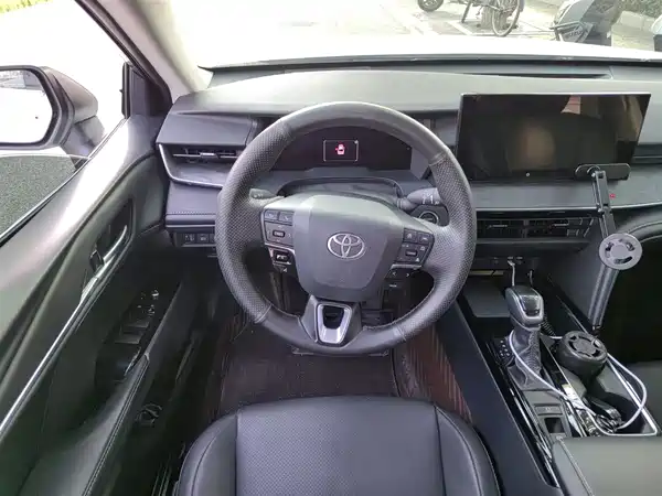Toyota Camry 2024