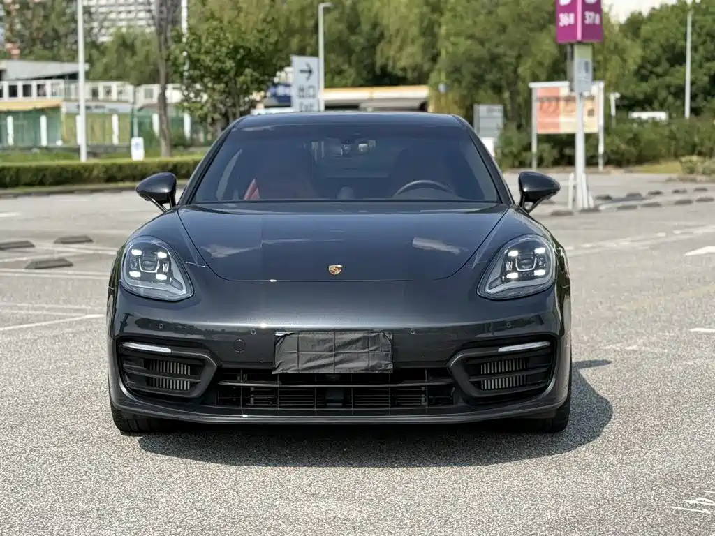Porsche Panamera 2023 — фото 1