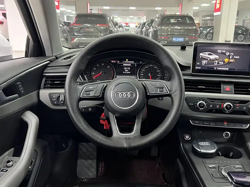 Audi A4L 2018 — фото 15
