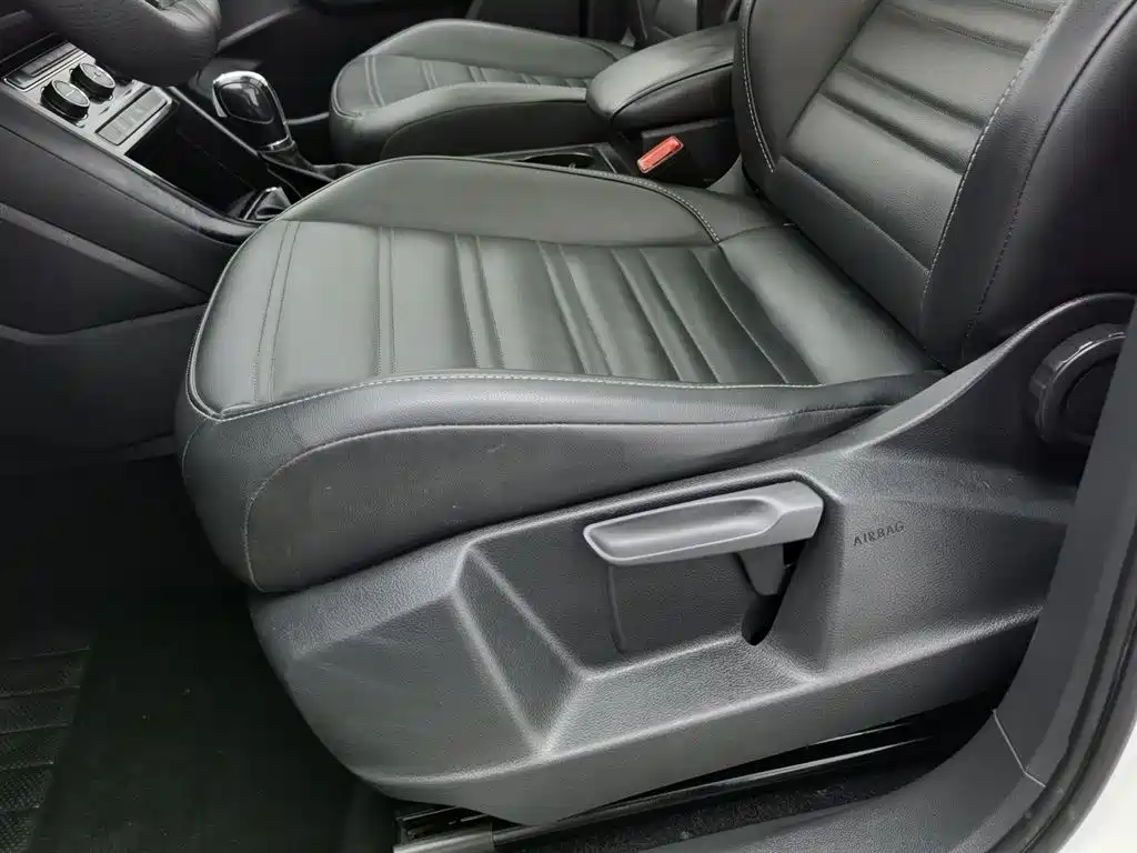 Volkswagen Touran 2018 — фото 20