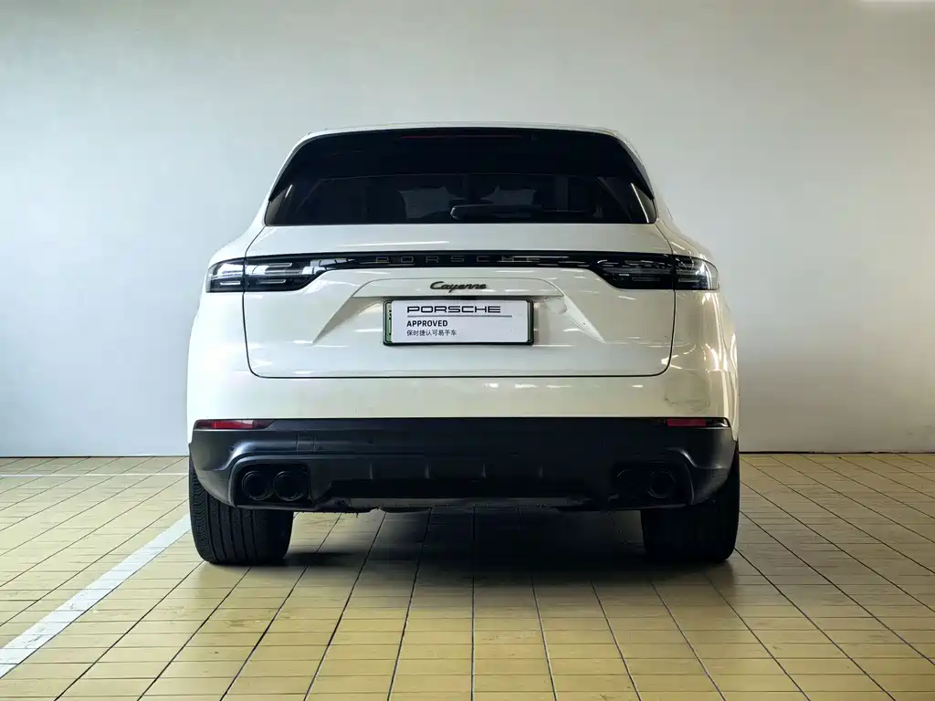 Porsche Cayenne Hybrid 2023