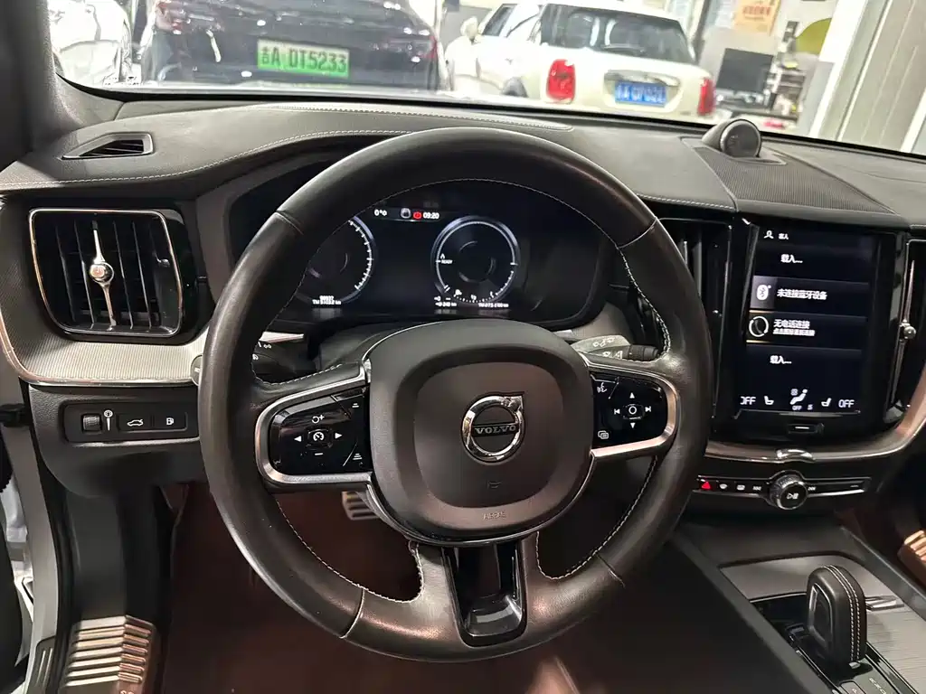 Volvo XC60 PHEV 2021 — фото 5