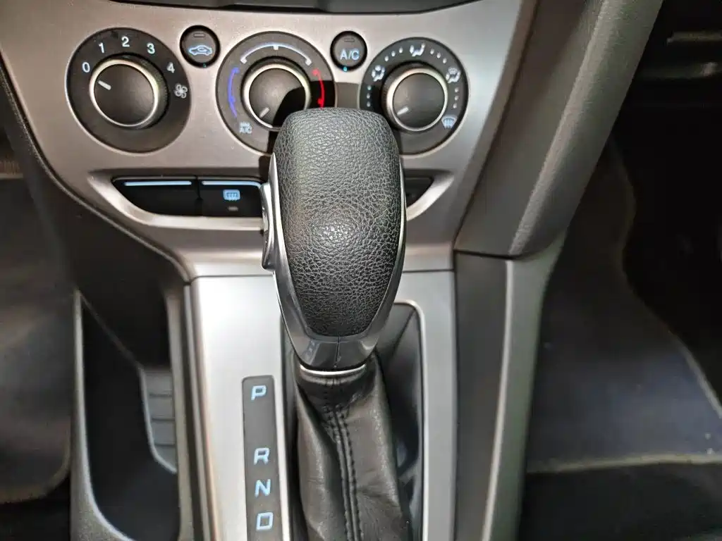 Ford Focus 2015 — фото 10