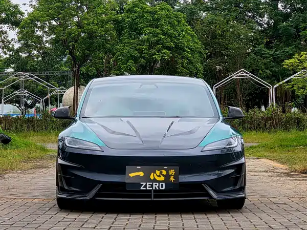 Tesla Model 3 2024