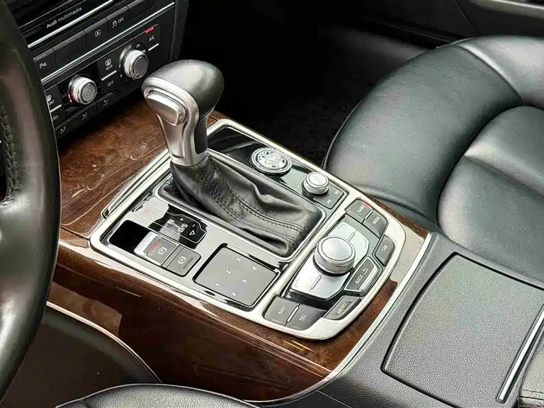 Audi A6L 2015 — фото 10