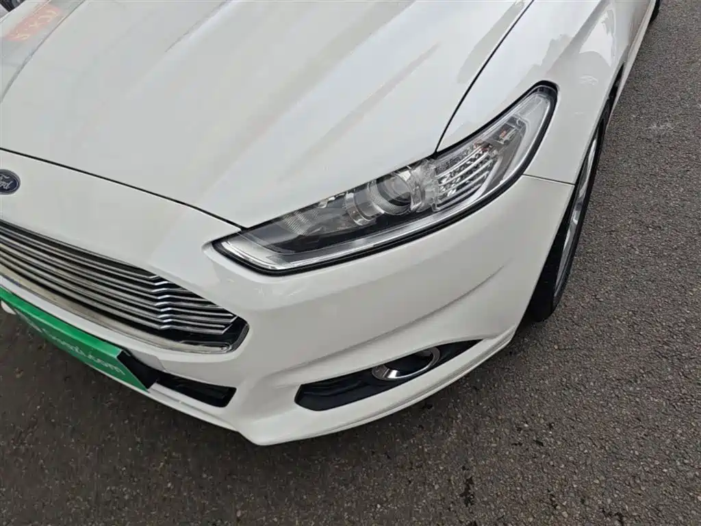 Ford Mondeo 2016 — фото 24