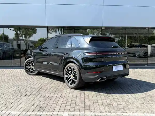 Porsche Cayenne 2025