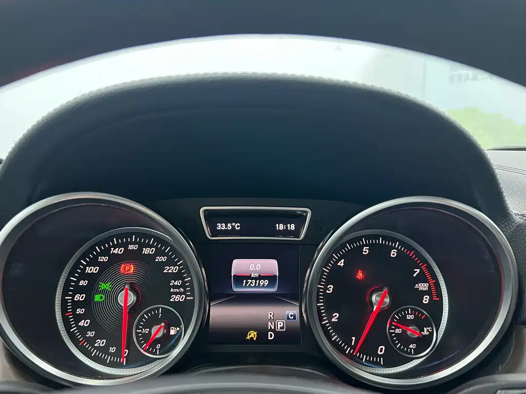 Mercedes-Benz GLE 2018 — фото 13