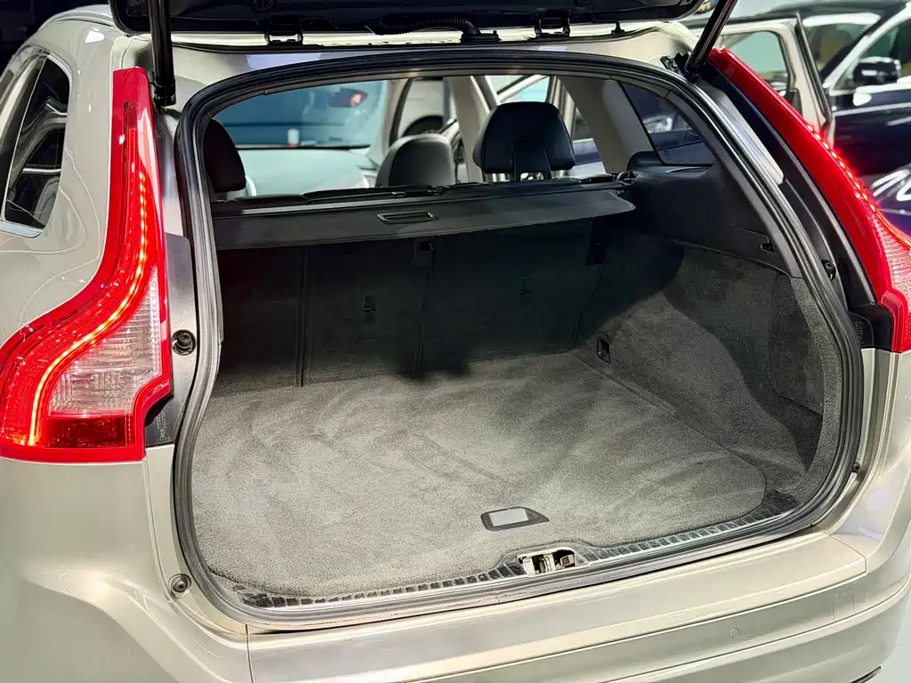 Volvo XC60 2015 — фото 17