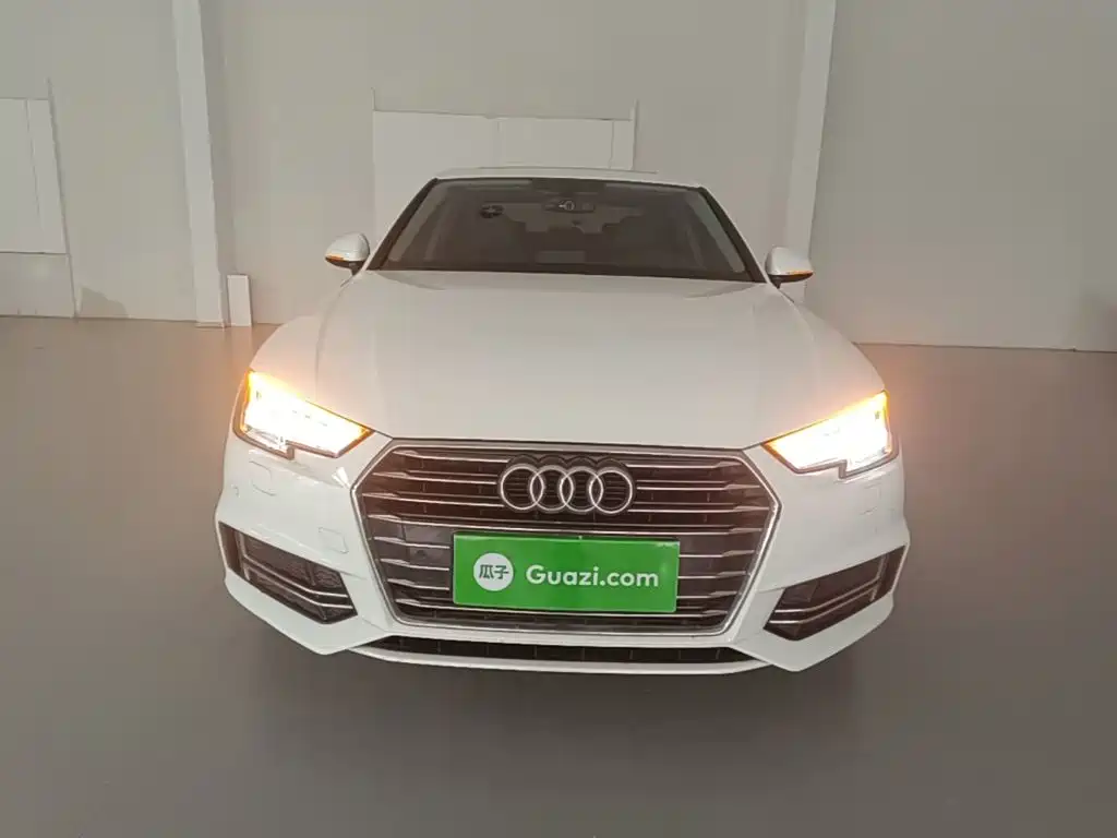 Audi A4L 2020