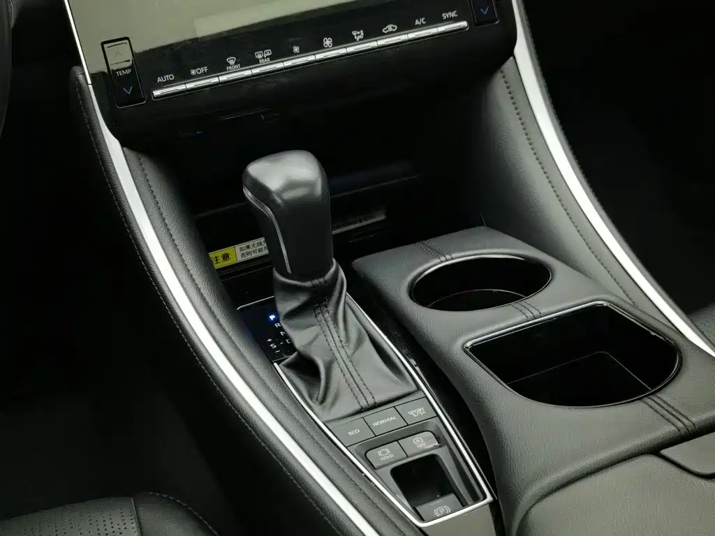 Toyota Avalon 2023 — фото 13
