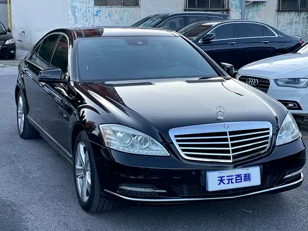Mercedes-Benz S-Class 2012