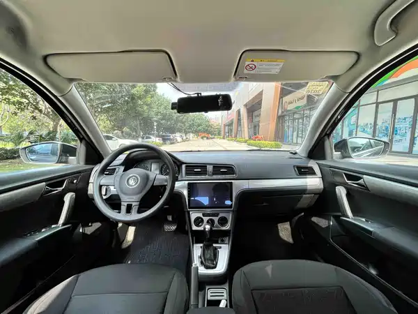 Volkswagen Lavida 2013