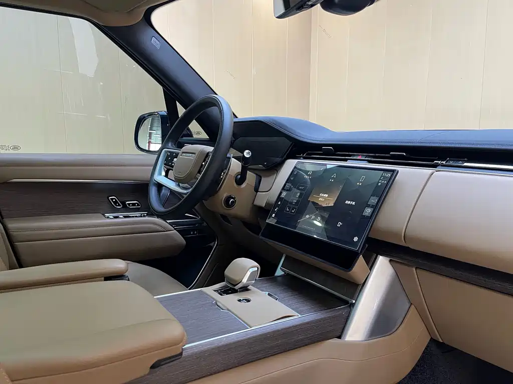 Land Rover Range Rover 2025 — фото 12