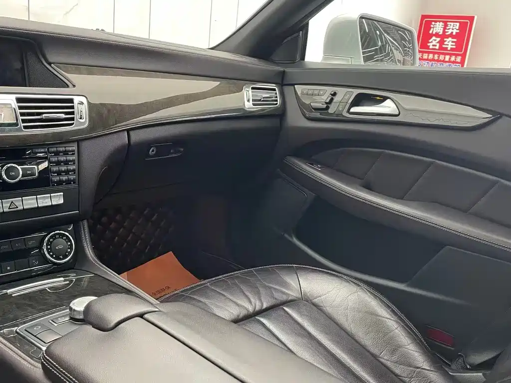 Mercedes-Benz CLS 2012 — фото 19