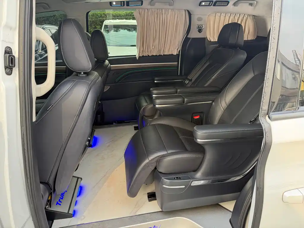 GAC Trumpchi M8 2022 — фото 10