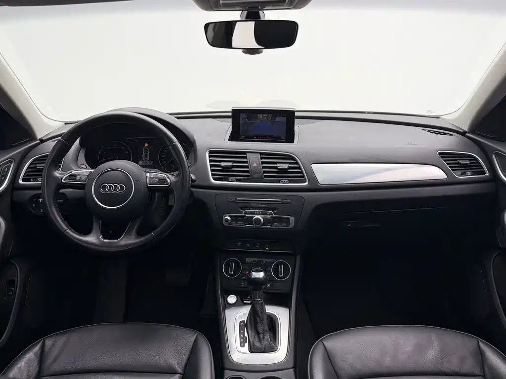 Audi Q3 2016 — фото 11