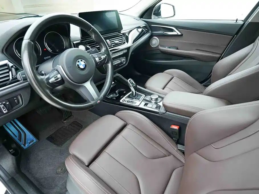 BMW 1 Series 2022 — фото 10
