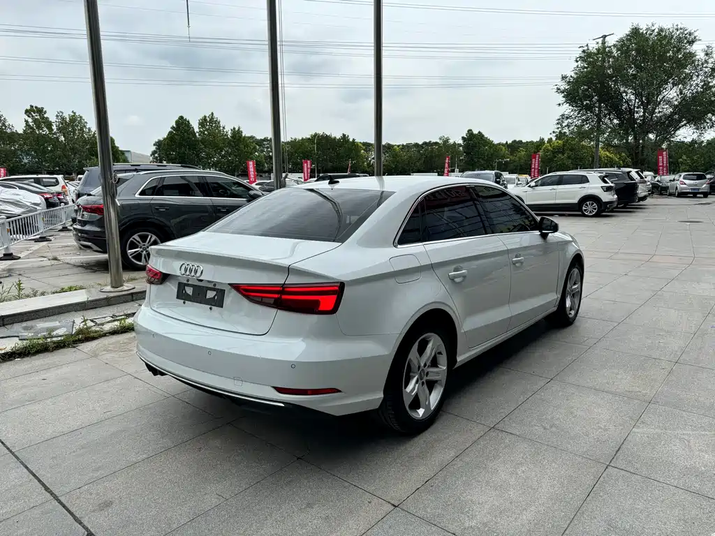 Audi A3 2019 — фото 13