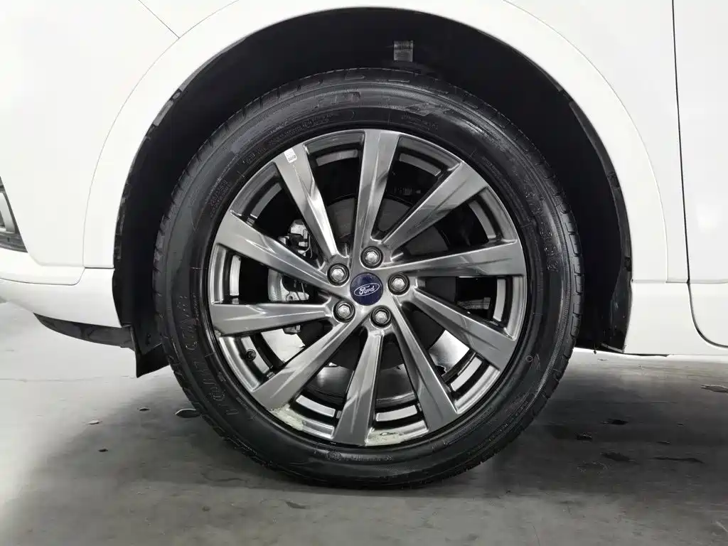 Ford Escape 2021 — фото 17